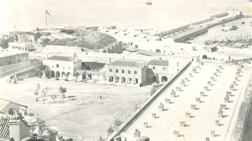 Casemates Square